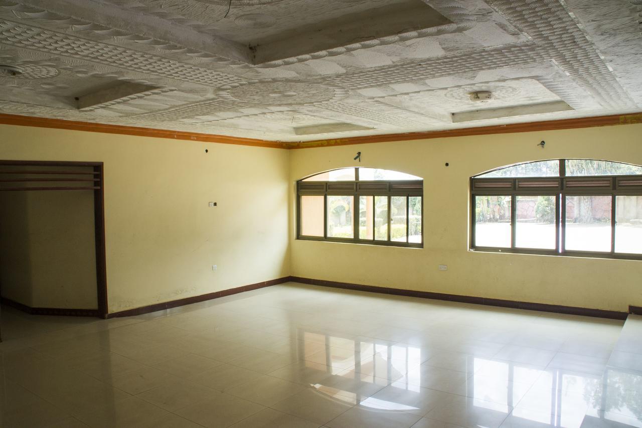 Rays Hotel Mbarara Exterior photo